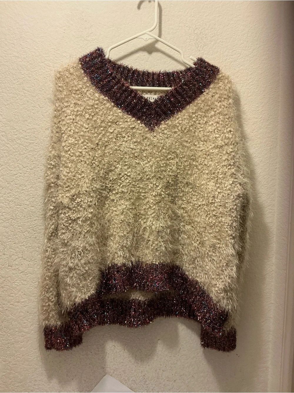 Prima Cream V-Neck Sweater with Purple Contrast Trim size M